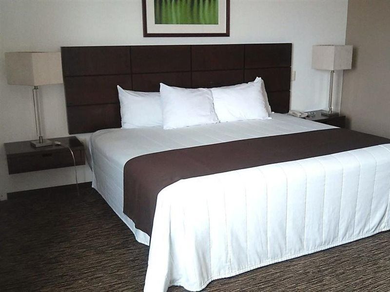 Hotel Fray Junipero Serra เตปิก ภายนอก รูปภาพ